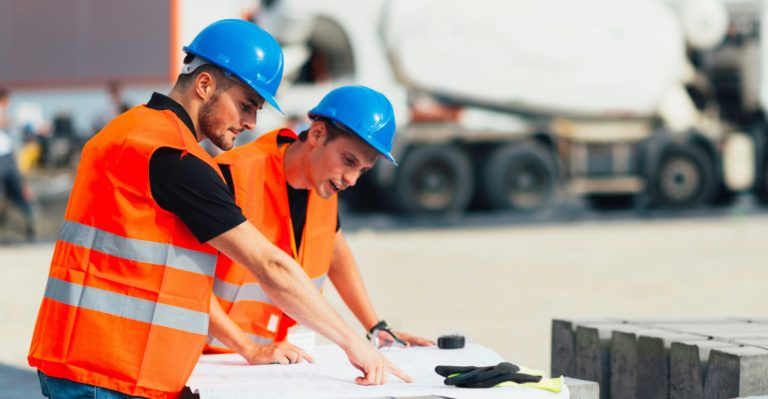 L’importance de porter une blouse de travail lors des travaux