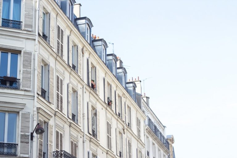 Comment rénover un appartement haussmannien ?